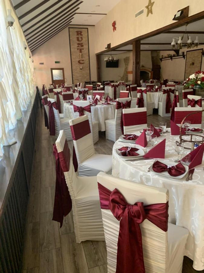 Pensiune Restaurant Rustic Rm Sarat Римник Екстер'єр фото
