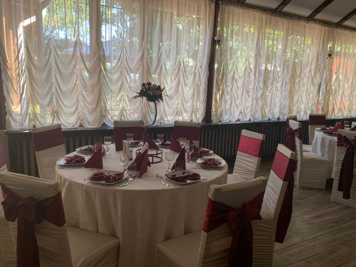 Pensiune Restaurant Rustic Rm Sarat Римник Екстер'єр фото